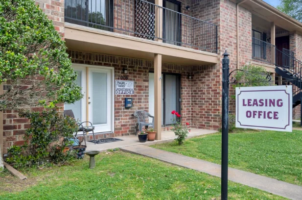 Pecan Valley Apartments Banner 3